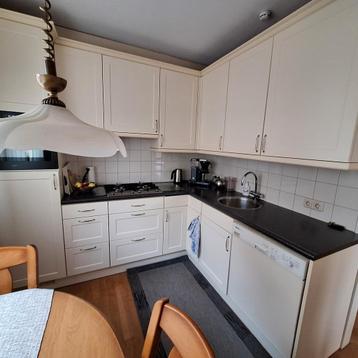 Complete hoekkeuken 2 x 2,5 mtr met apparatuur