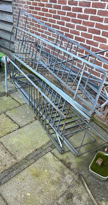 Oud ijzer (tuin paviljoen)