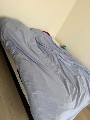 King size bed GRATIS