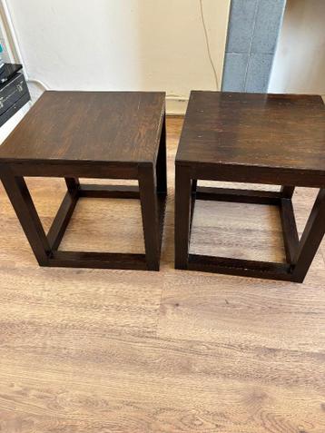 2 bijzettafeltjes