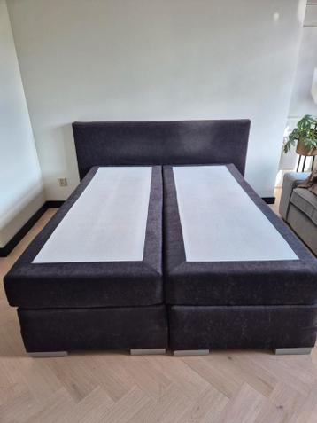 Nette fluweel bruine stoffen boxspring 180x200