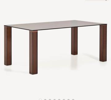 Donkere glazen tafel met 4 stoelen gratis