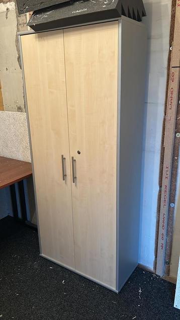 Kast met planken 78x35,5x180cm  - Gratis