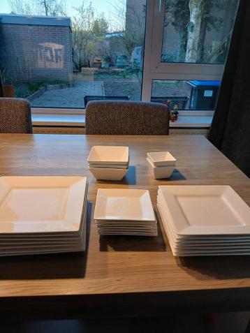 Wit servies, vierkant