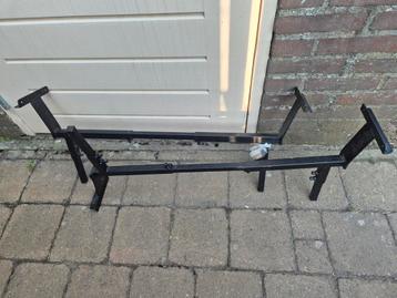 Gratis af te halen verstelbare bedpoten