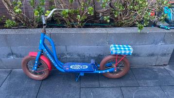 Blauwe kinderstep / autoped  met zitje