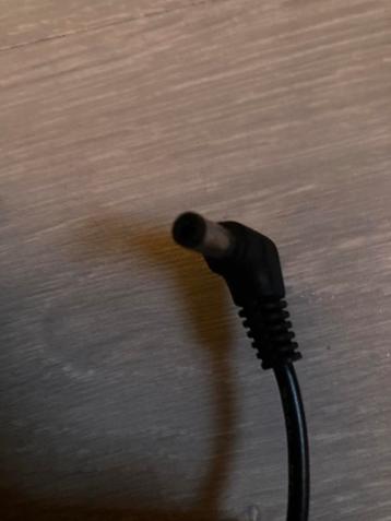 Gezocht AC / DC adapter 24v