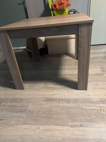 Houten eettafel
