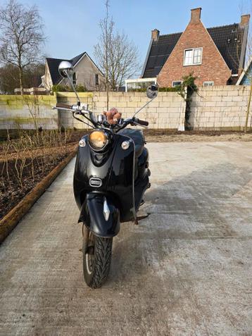 La Souris scooter, rijdend, gebruikt maar netjes onderhouden