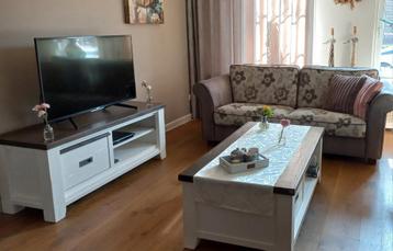 Hennes en Hazel meubelset: bank, tv-meubel en salontafel