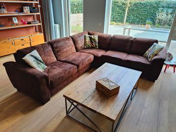 Mooie 3-2 zits suède leren hoekbank