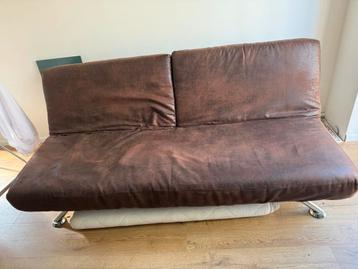 Bruin slaapbankje GRATIS OPHALEN