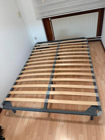 Bed frame and mattress 140x200