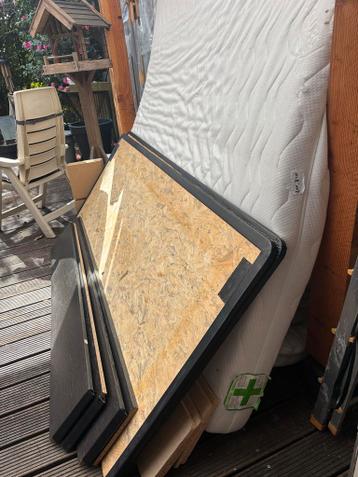 Oud waterbed onderstel met matras nijmegen