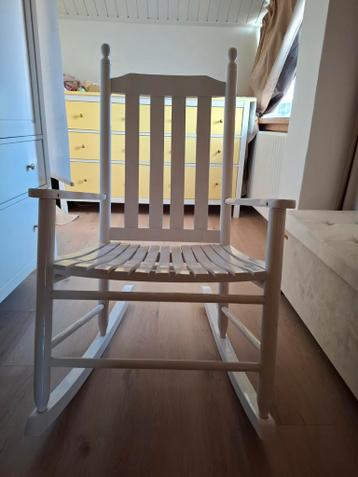 Gratis witte schommelstoel