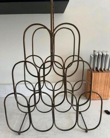 Stijlvol metalen wijnrek voor 9 flessen