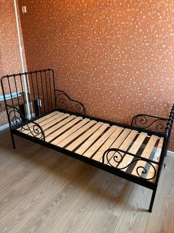 Ikea meegroei bed minnen zwart gratis