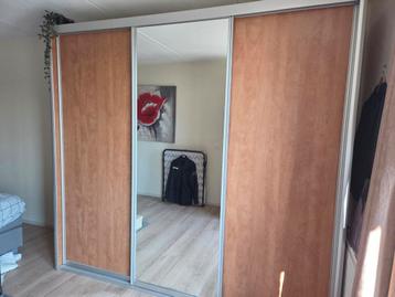 Moet nu weg, gratis!! Kledingkast, zweefdeurkast