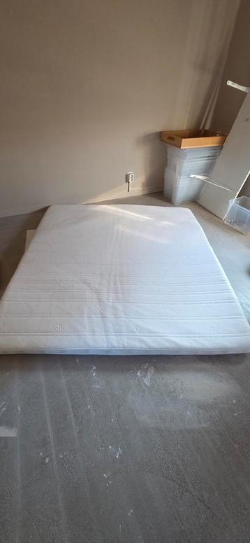 Gratis matrastopper 180x200 - 4 jaar gebruikt