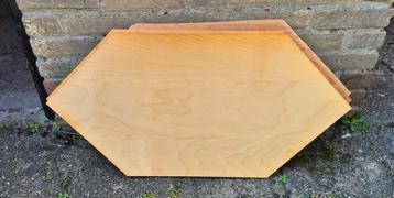 2 planken Billy hoekkast gratis af te halen in Eindhoven