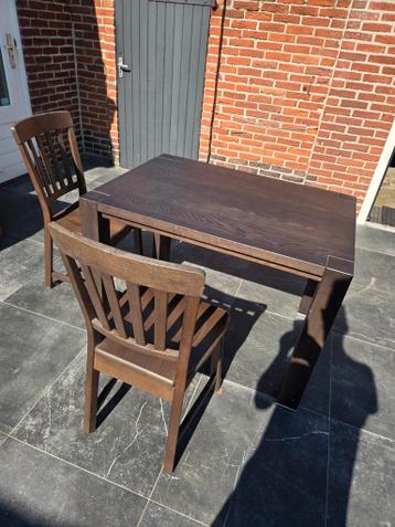 Eikenhouten keukentafel met 2 bijpassende stoelen
