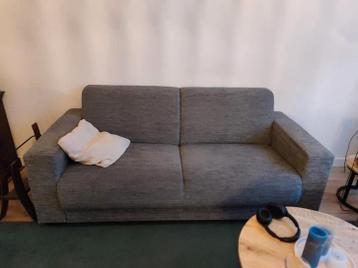 Twee- en tweeenhalfzits bank in goede staat