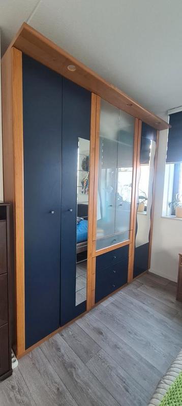 Gratis Ikea kledingkast - Ruime opbergoplossing