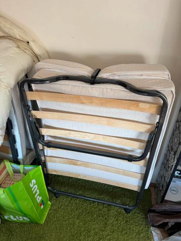 Opvouwbaar logeerbed met matras