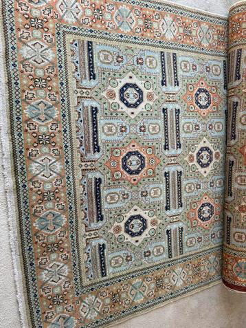 Perzisch tapijt met patroon