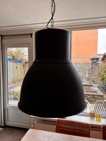 2 Industriële Bruine Lampen voor Boven Eettafel