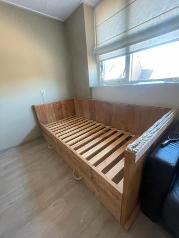 Steigerhouten bed met lade