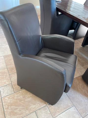 Gratis 6 gebruikte leren eettafel stoelen