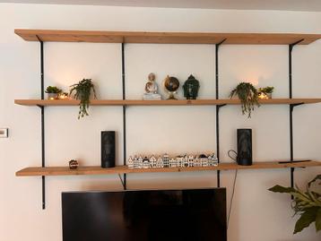 Muurplanken met bevestigingssysteem