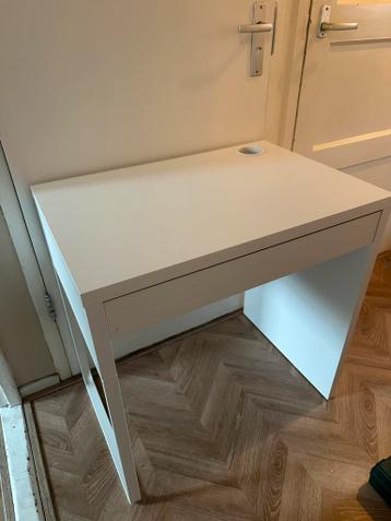 Bureau ikea wit GRATIS AFHALEN DIT WEEKEND