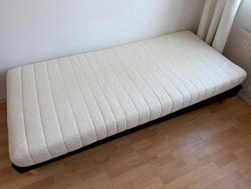 Eenpersoonsbed met Auping matras (200x90)