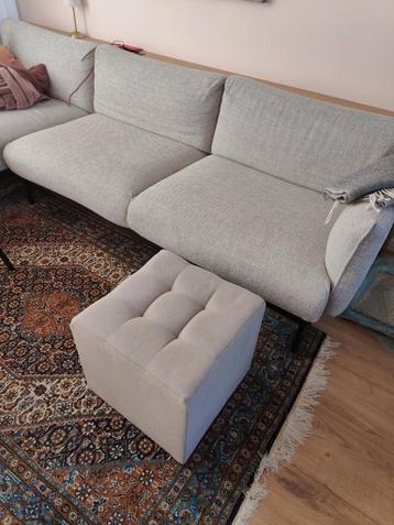 Stijlvolle grijze poef - Comfortabel en veelzijdig