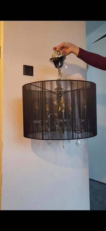 Sierlijke hanglamp met zwarte kap en kristallen