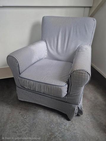 GRATIS: Twee gestreepte Ikea fauteuils