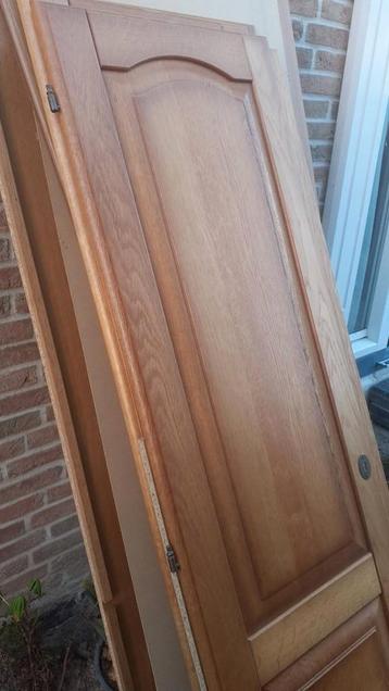 Eiken linnenkast 3 deurs GRATIS