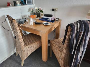 Eethoekje met 2 stoelen