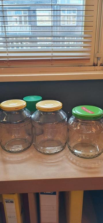 GRATIS grote glazen potten met deksel, 3 stuks
