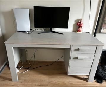 Grijs houten bureau met kastje