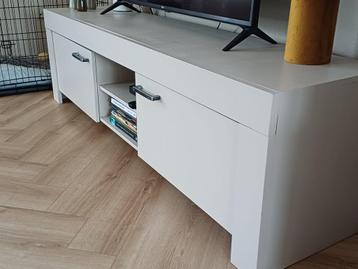 Tv meubel 1m80 breed
