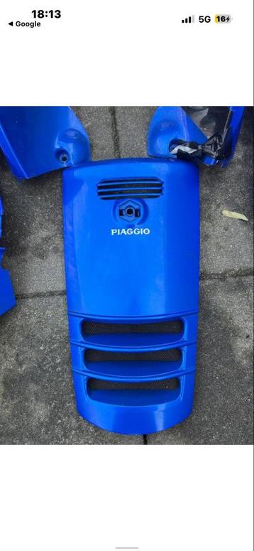 Piaggio SKR LX Voorkap Neus gezocht!