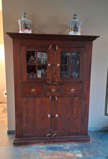 Gratis: Houten buffetkast