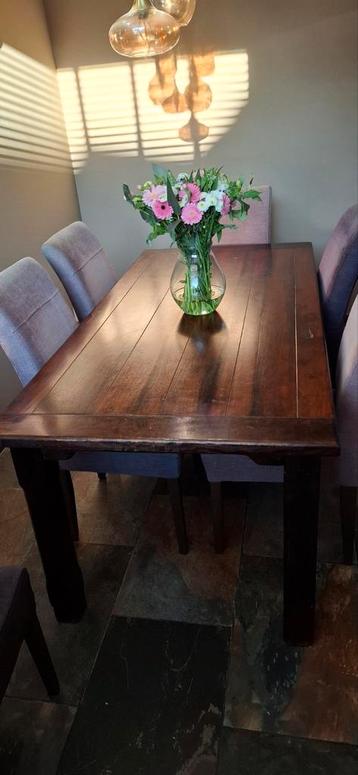 Gratis houten eettafel (185x90 cm) incl. 6 stoelen