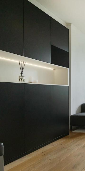 Gratis af te halen: wandkast (2.60m hoog, 1.60m breed)