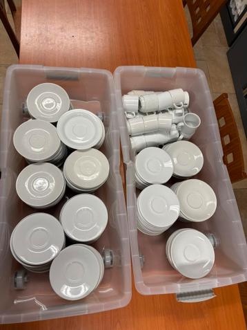 GRATIS AF TE HALEN! Diverse schoteltjes en kopjes