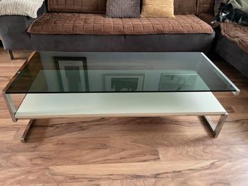 Gratis vintage salontafel kleine beschadiging aan het blad