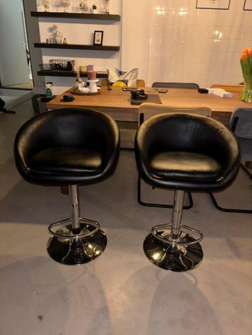 Zwarte barkrukken - beschadigd GRATIS